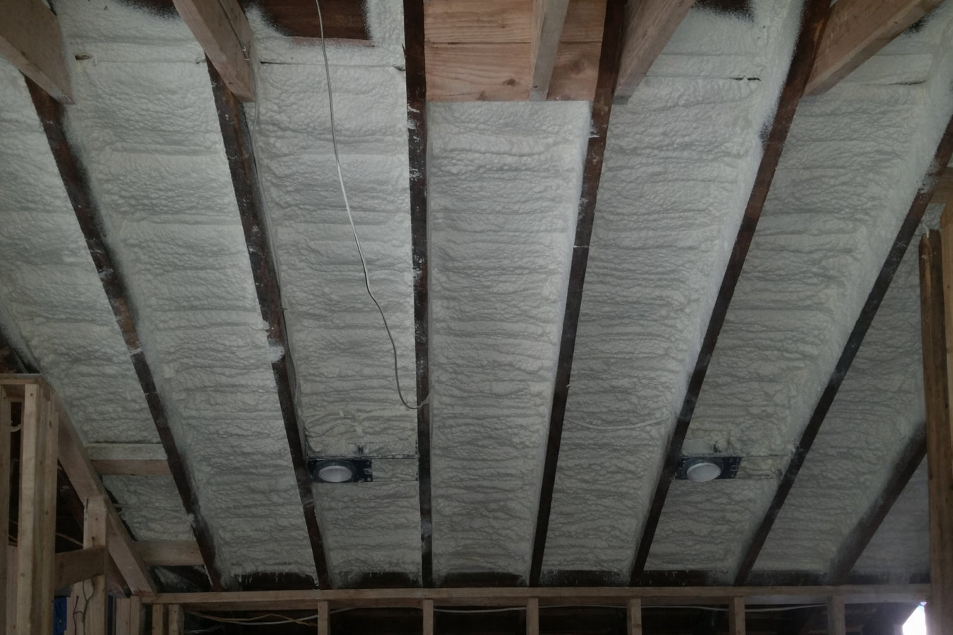 Closed-cell foam insulation